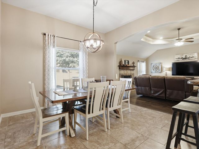 100 Valle Court, Azle, TX 76020