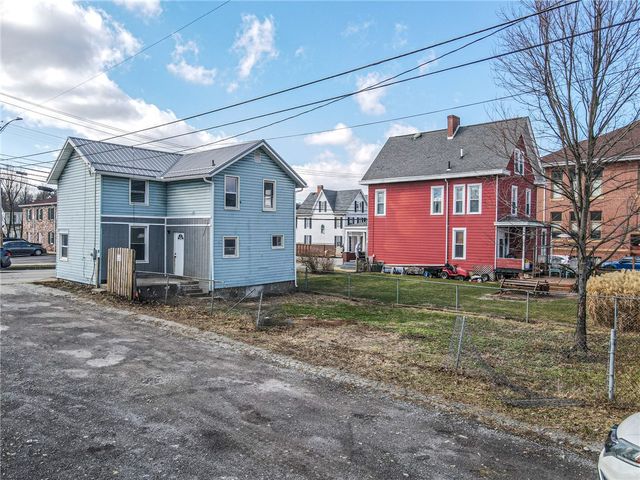 406 Ligonier St, Latrobe, PA 15650