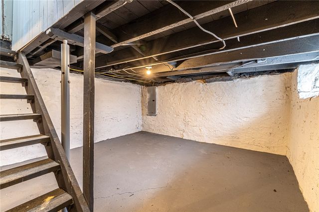 406 Ligonier St, Latrobe, PA 15650