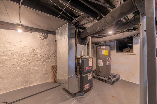 406 Ligonier St, Latrobe, PA 15650