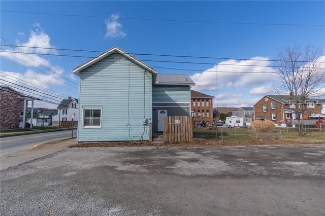 406 Ligonier St, Latrobe, PA 15650