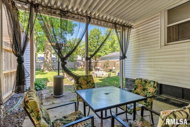 2017 S Lowell Avenue, Springfield, IL 62704