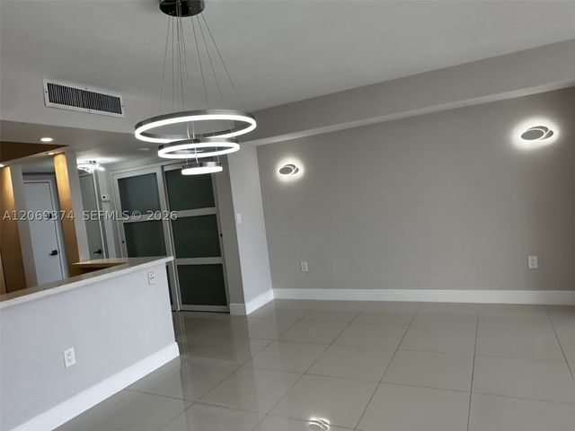 20515 E Country Club Dr 1749, Aventura, FL 33180
