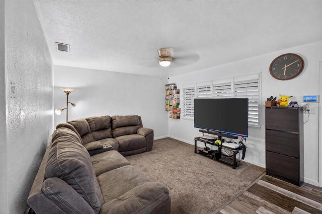 1886 Kirk Way, Sacramento, CA 95822