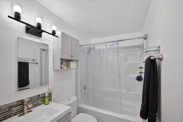 1886 Kirk Way, Sacramento, CA 95822