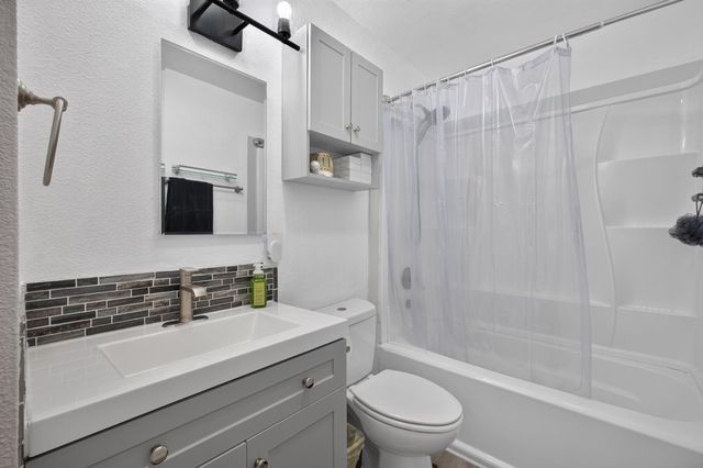 1886 Kirk Way, Sacramento, CA 95822