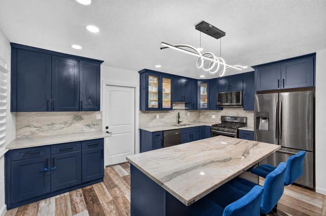 1886 Kirk Way, Sacramento, CA 95822