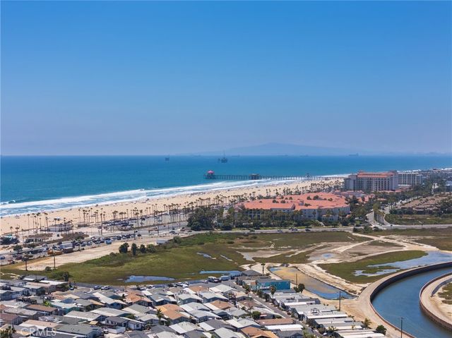 21851 Newland Street 43, Huntington Beach, CA 92646