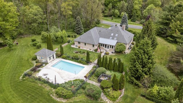 4405 Honeywood LANE, Jackson, WI 53037