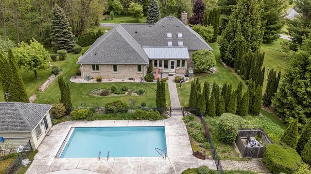 4405 Honeywood LANE, Jackson, WI 53037