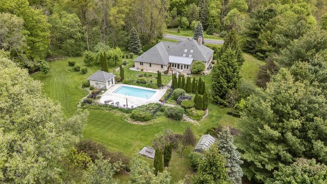 4405 Honeywood LANE, Jackson, WI 53037