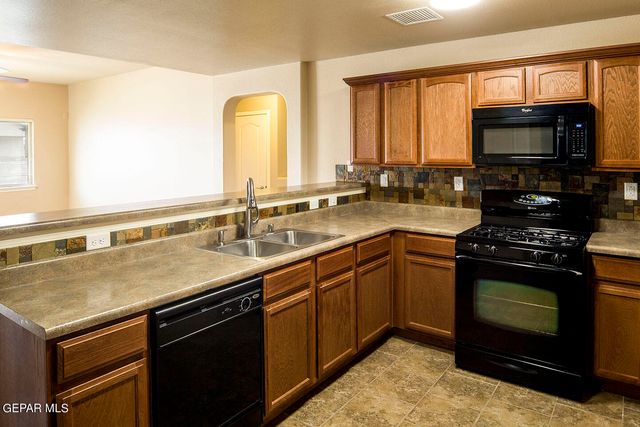 228 FLOR AZUCENA Drive, Socorro, TX 79927