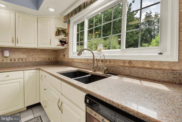 1204 REDWOOD HILLS CIRCLE, Carlisle, PA 17015