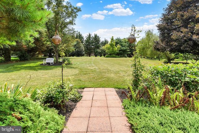 1204 REDWOOD HILLS CIRCLE, Carlisle, PA 17015