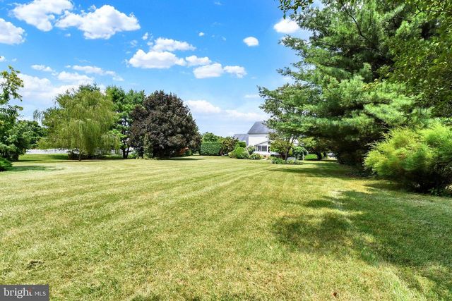 1204 REDWOOD HILLS CIRCLE, Carlisle, PA 17015