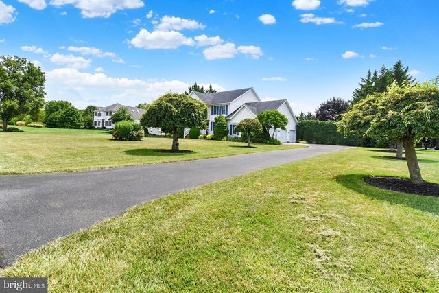 1204 REDWOOD HILLS CIRCLE, Carlisle, PA 17015