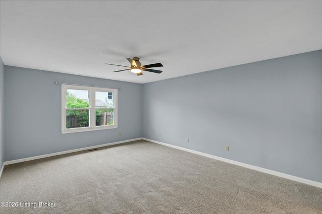 8802 Doe Run Ct, Louisville, KY 40242