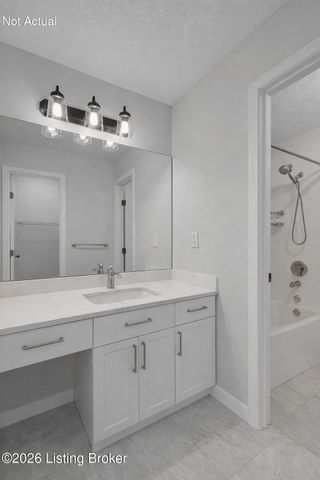 8802 Doe Run Ct, Louisville, KY 40242