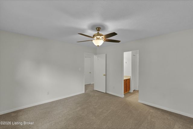 8802 Doe Run Ct, Louisville, KY 40242