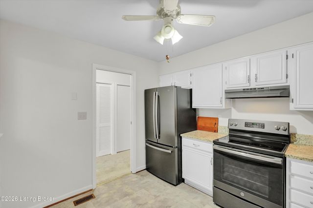 8802 Doe Run Ct, Louisville, KY 40242