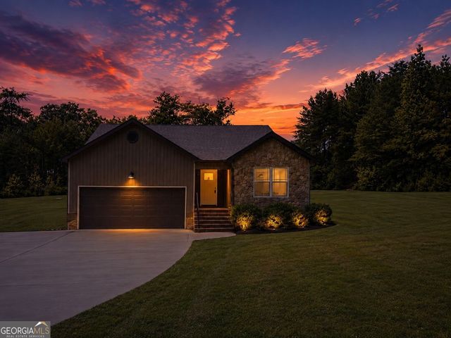 55 Skyline Hts, Lafayette, GA 30728