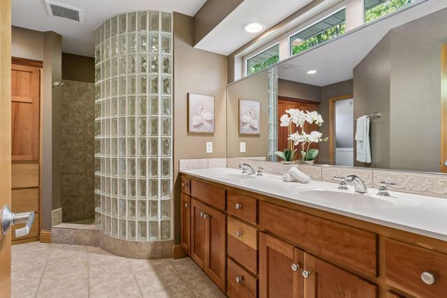 3716 Falcon Way, Eagan, MN 55123