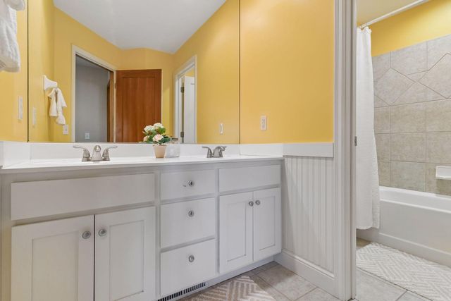 3716 Falcon Way, Eagan, MN 55123