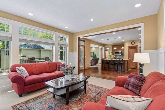 3716 Falcon Way, Eagan, MN 55123