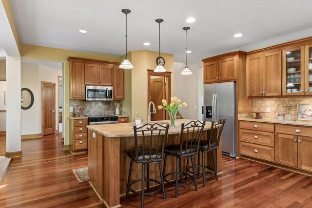 3716 Falcon Way, Eagan, MN 55123