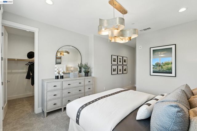 1668 Clement Ave, Alameda, CA 94501