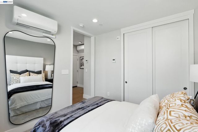 1668 Clement Ave, Alameda, CA 94501