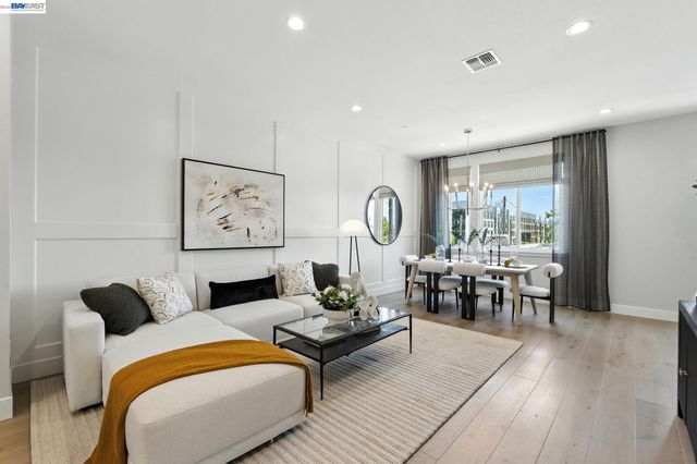 1668 Clement Ave, Alameda, CA 94501