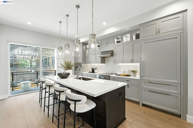 1668 Clement Ave, Alameda, CA 94501