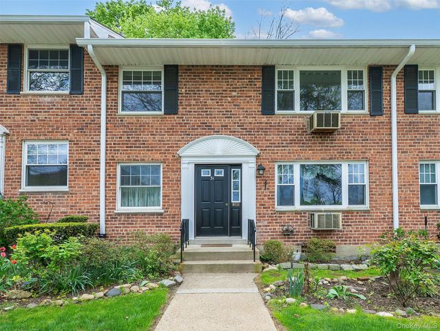 31U Madison Park Gardens 31U, Port Washington, NY 11050