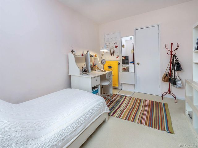 31U Madison Park Gardens 31U, Port Washington, NY 11050