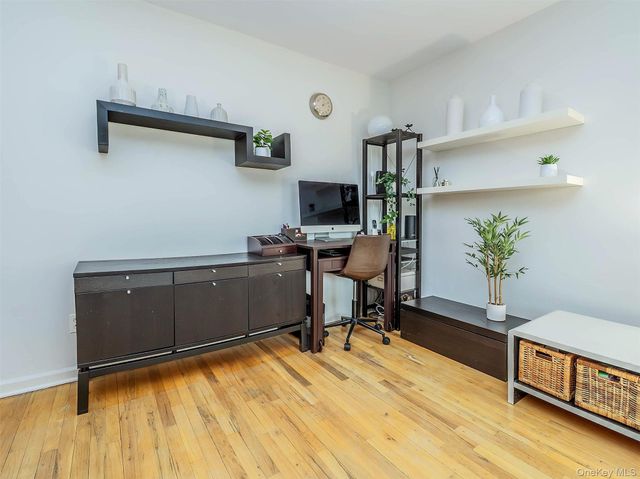 31U Madison Park Gardens 31U, Port Washington, NY 11050
