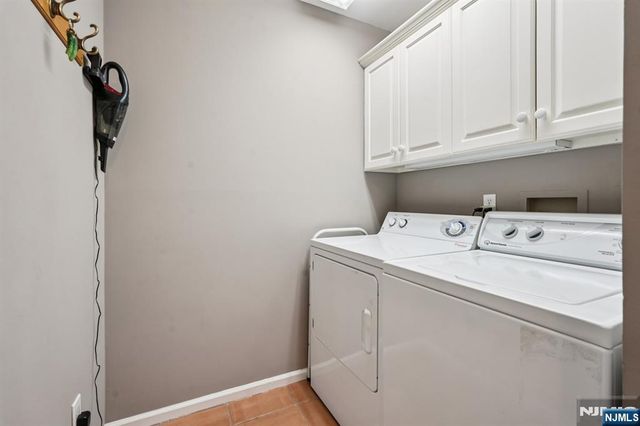 12 Hadley Lane, Wayne, NJ 07470