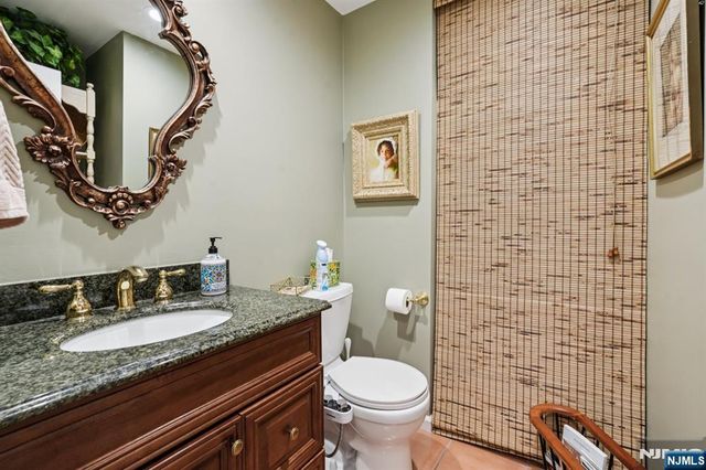 12 Hadley Lane, Wayne, NJ 07470