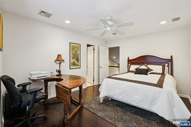 12 Hadley Lane, Wayne, NJ 07470