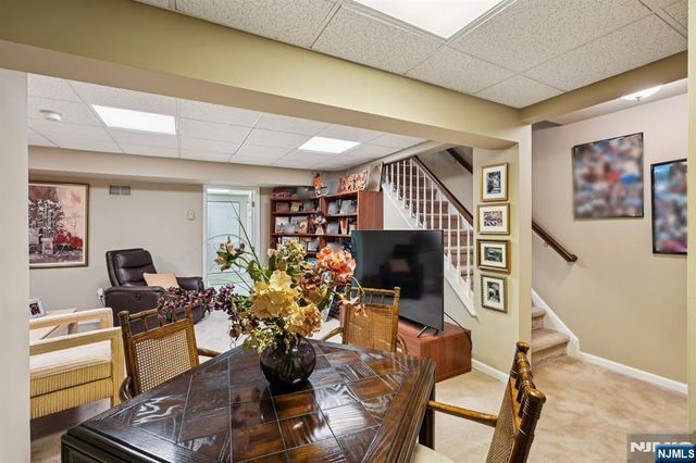 12 Hadley Lane, Wayne, NJ 07470