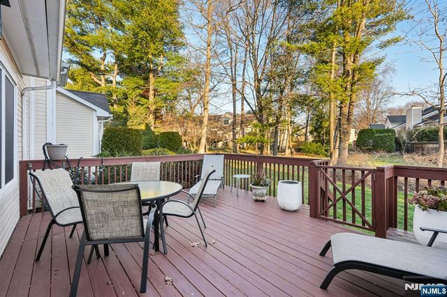 12 Hadley Lane, Wayne, NJ 07470