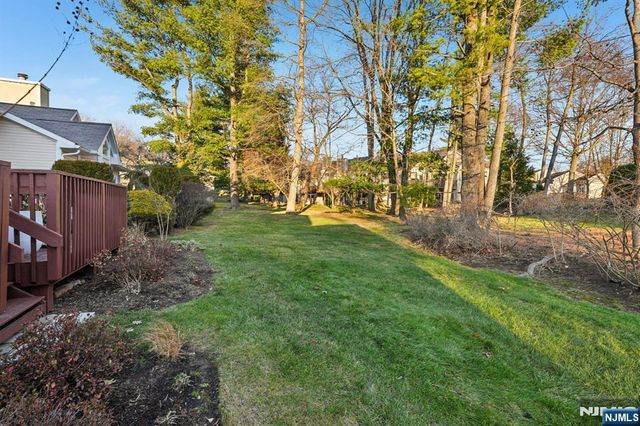 12 Hadley Lane, Wayne, NJ 07470