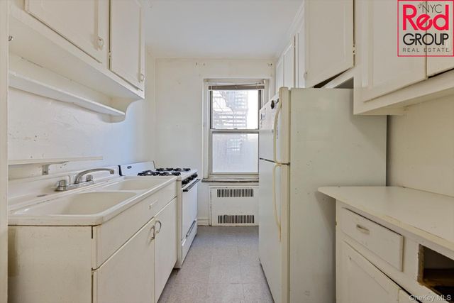 64-85 Saunders Street A8, Rego Park, NY 11374