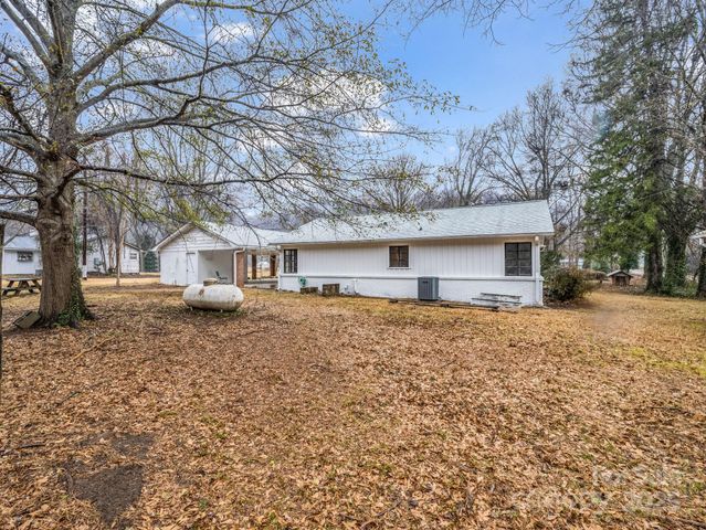 109 Wall Road, Tryon, NC 28782