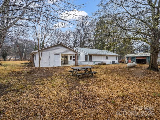 109 Wall Road, Tryon, NC 28782