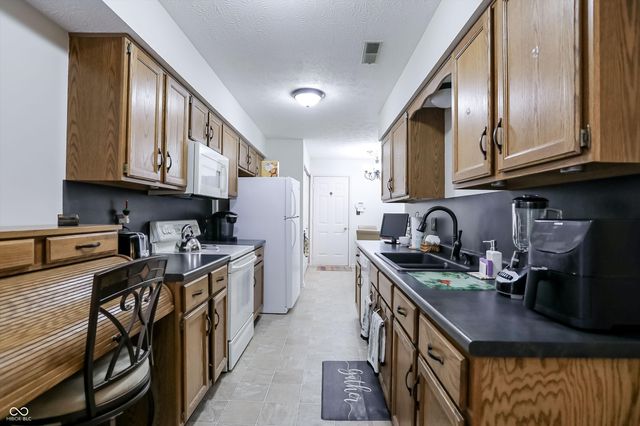 2206 Emily Drive, Indianapolis, IN 46260