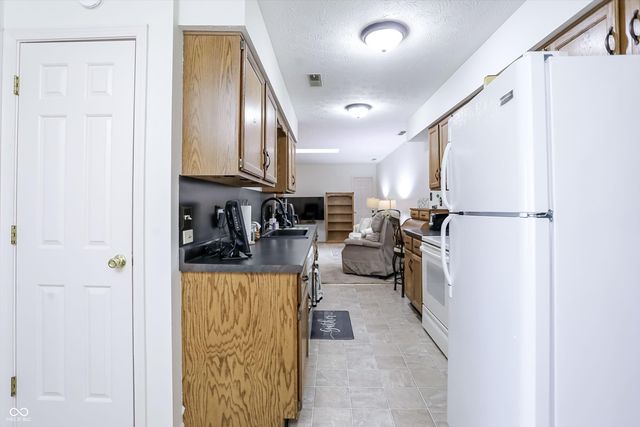 2206 Emily Drive, Indianapolis, IN 46260