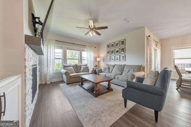 130 Neese Farm Drive, Woodstock, GA 30188