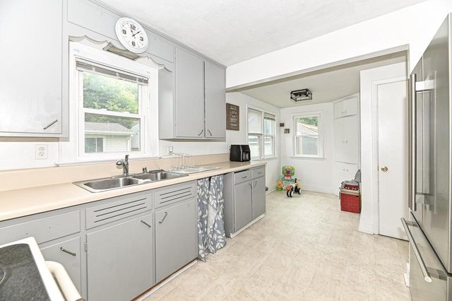 1610 Manchester STREET, Beloit, WI 53511