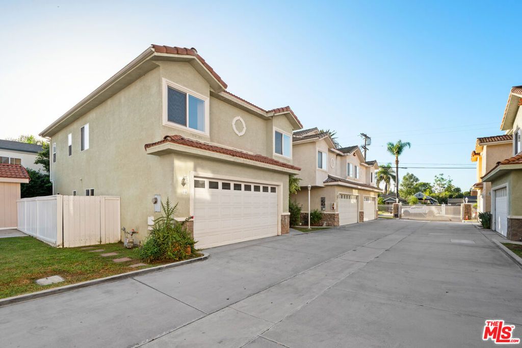 18930 Sherman Way 18, Reseda, CA 91335 — photo 3